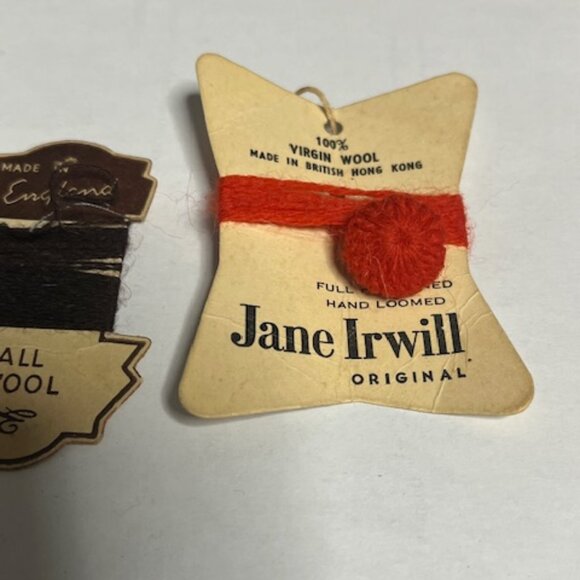 VTG Collection of Paper Spools of Mending Wools Yarns Brown Red Black Gray Lot 4 - Picture 6 of 14